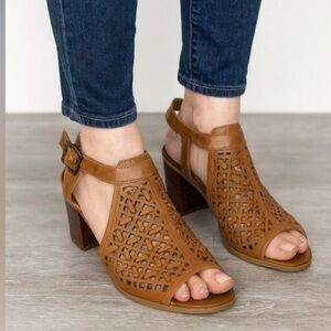 Franco Sarto Harlet 3 Leather Cutout Sandals Block Heel Open Toe Size:8.5M.